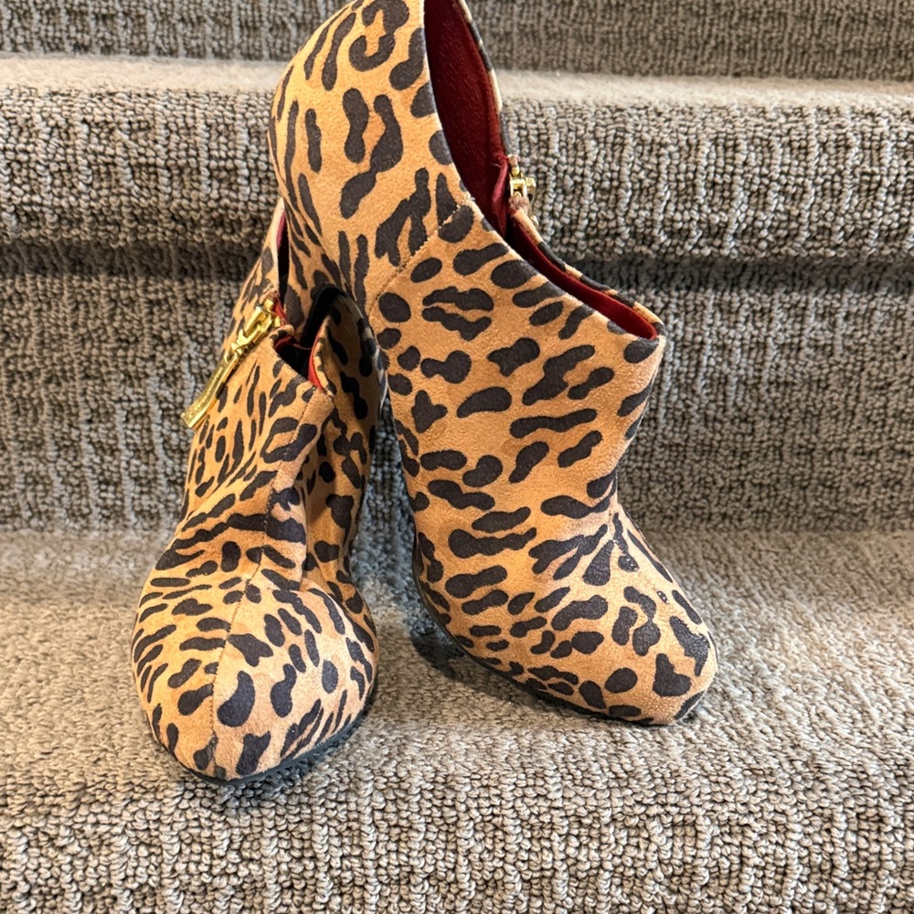 2 for 20$ ✌🏻 Christian Siriano Tan and Black Ankle Booties-size 9.5 - Picture 2 of 6